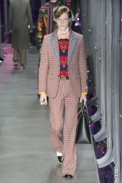Look 12